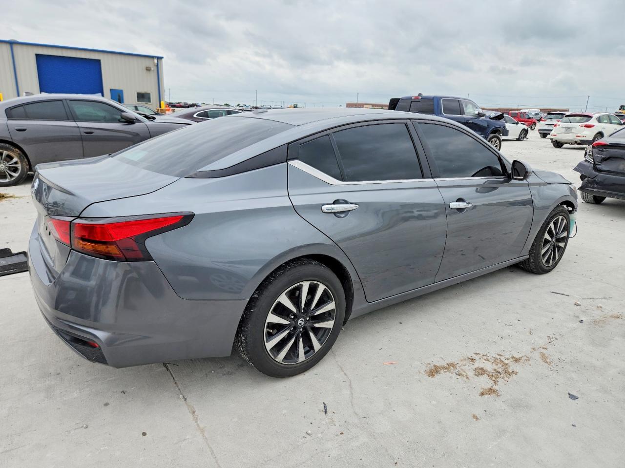 2020 Nissan Altima S - Фото 3