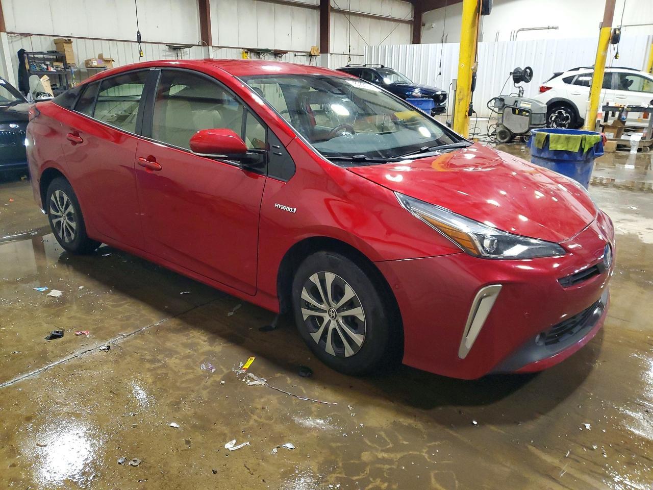 2019 Toyota Prius Xle Awd-E - Фото 4