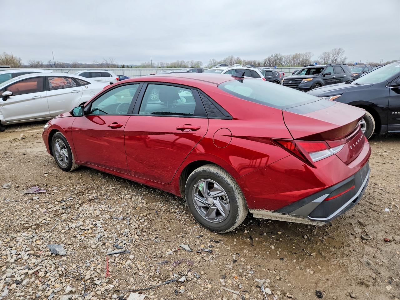 2025 Hyundai Elantra Se - Фото 2