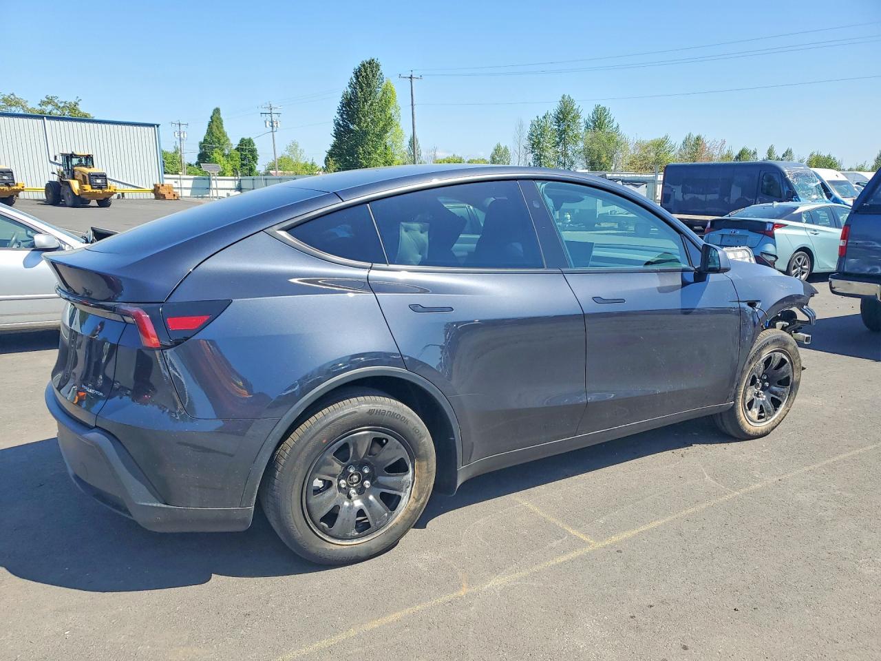 2026 Tesla Model Y - Фото 3
