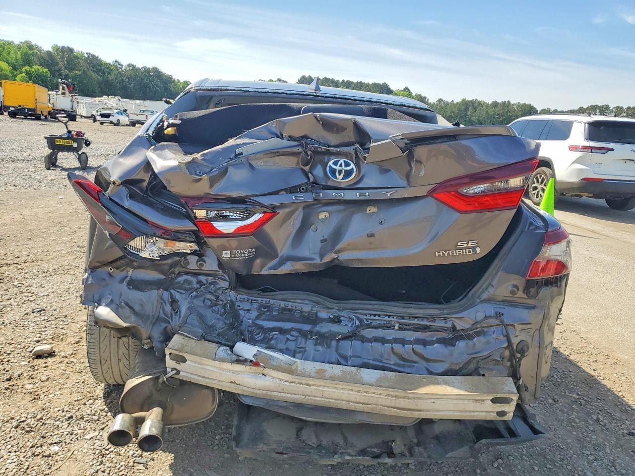 2023 Toyota Camry Hybrid Se - Фото 6