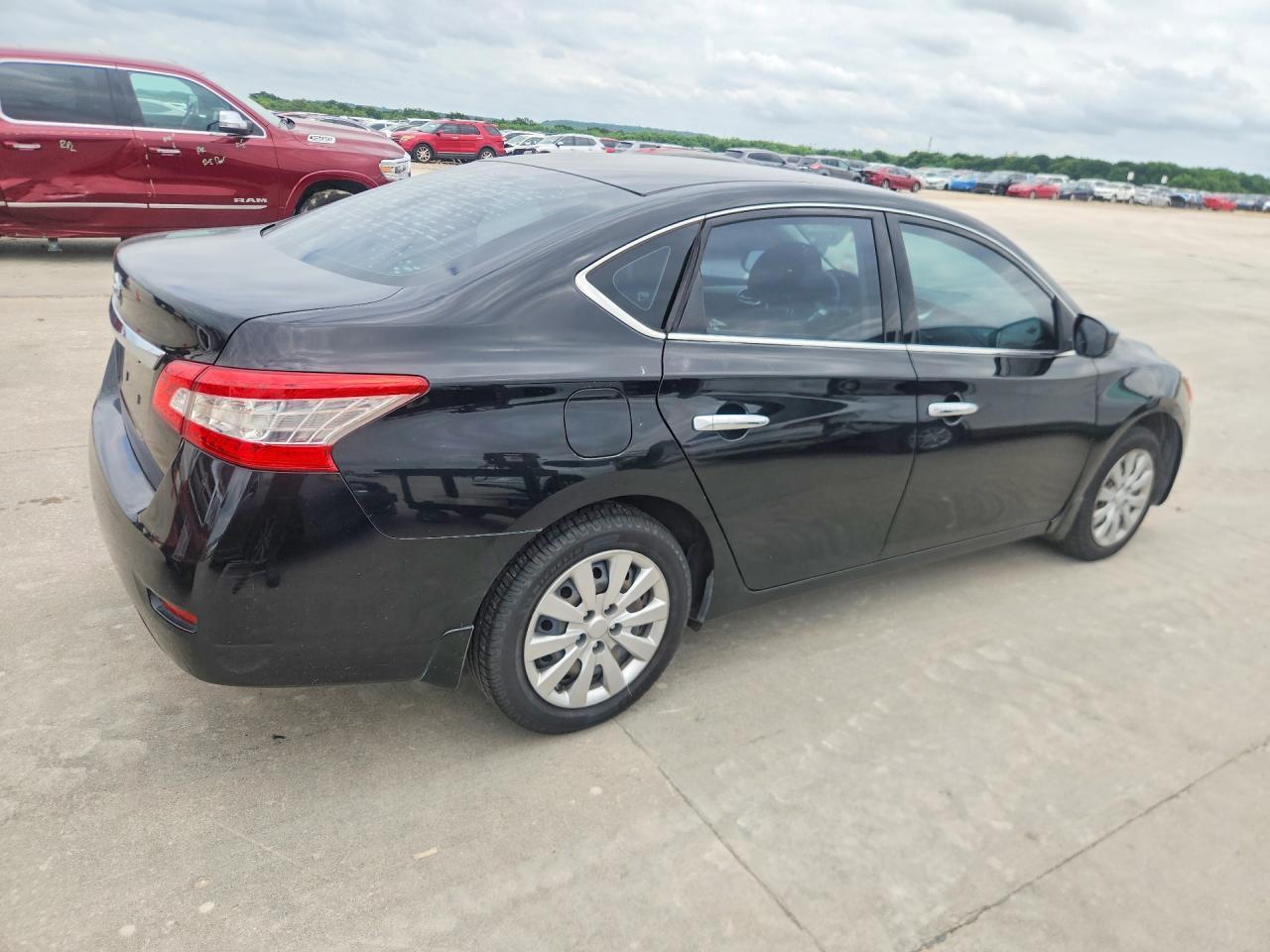 2015 Nissan Sentra S - Фото 3
