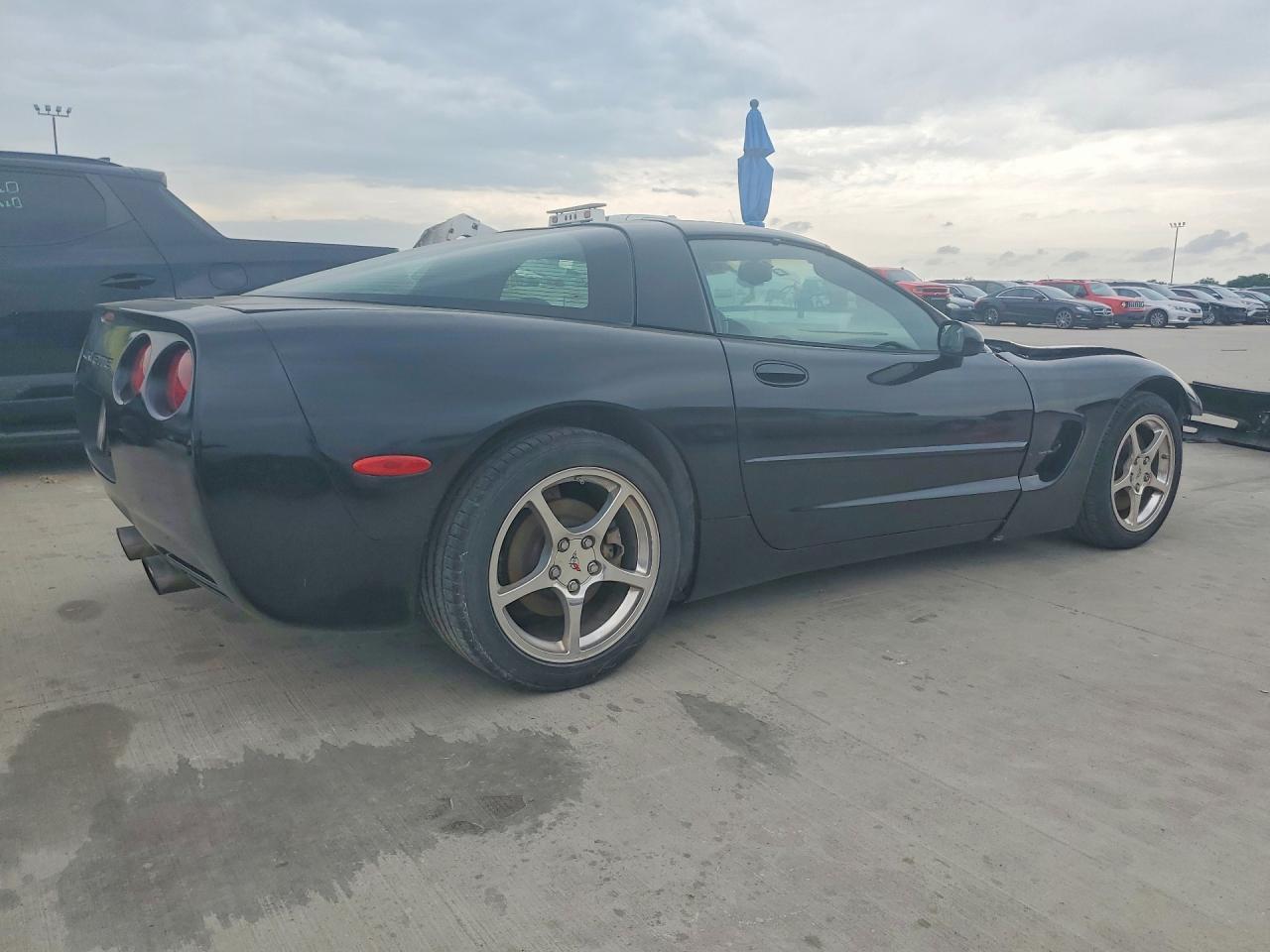 2001 Chevrolet Corvette - Фото 3