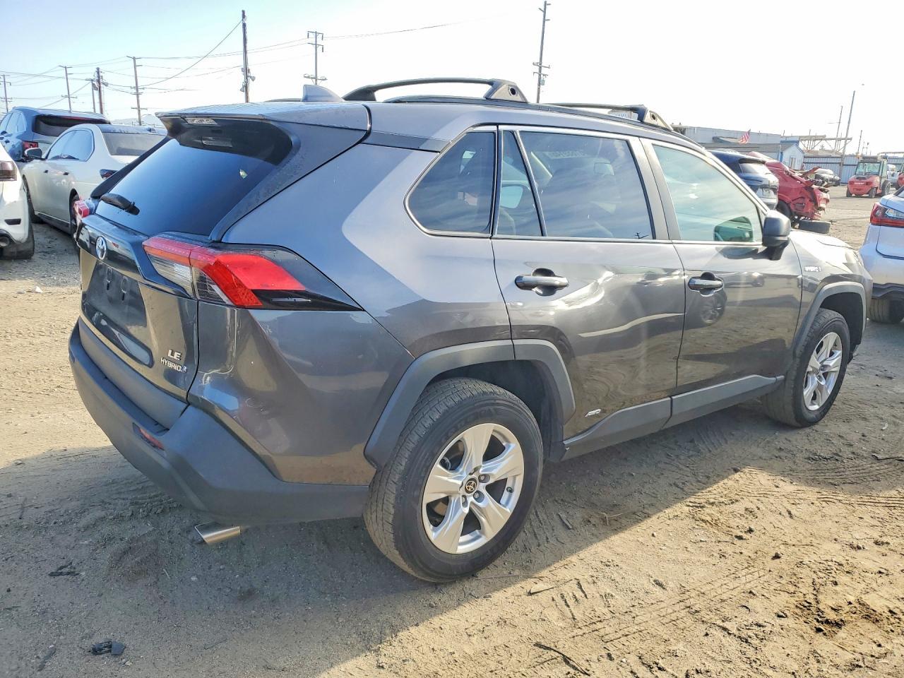 2021 Toyota Rav4 Le - Фото 3