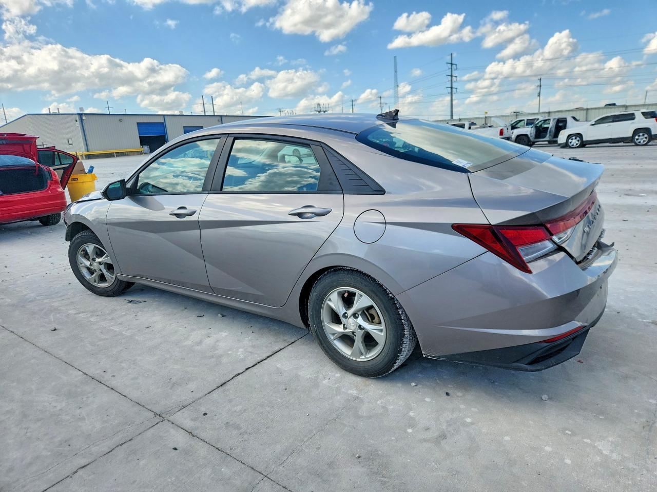 2023 Hyundai Elantra Se - Image 2