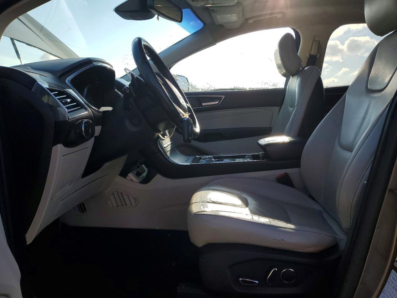 2019 Ford Edge Titanium - Image 7