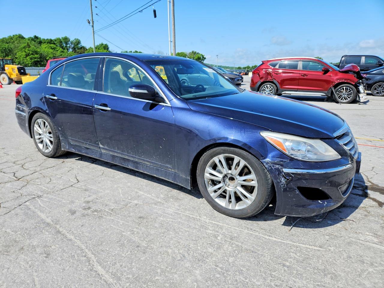 2012 Hyundai Genesis 3.8L - Фото 4