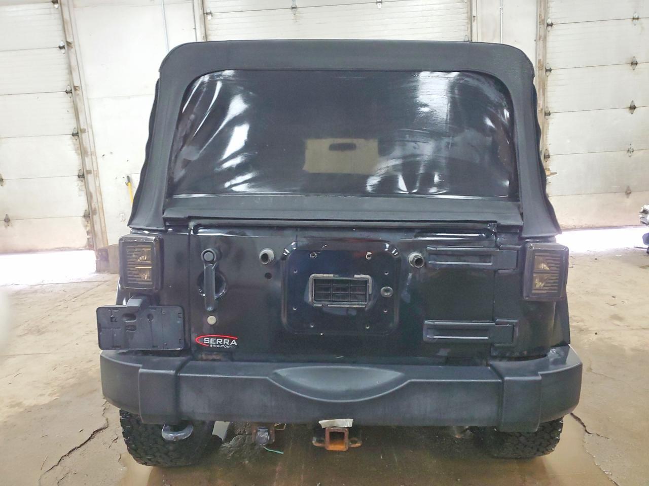 2012 Jeep Wrangler Unlimited Sahara - Image 6