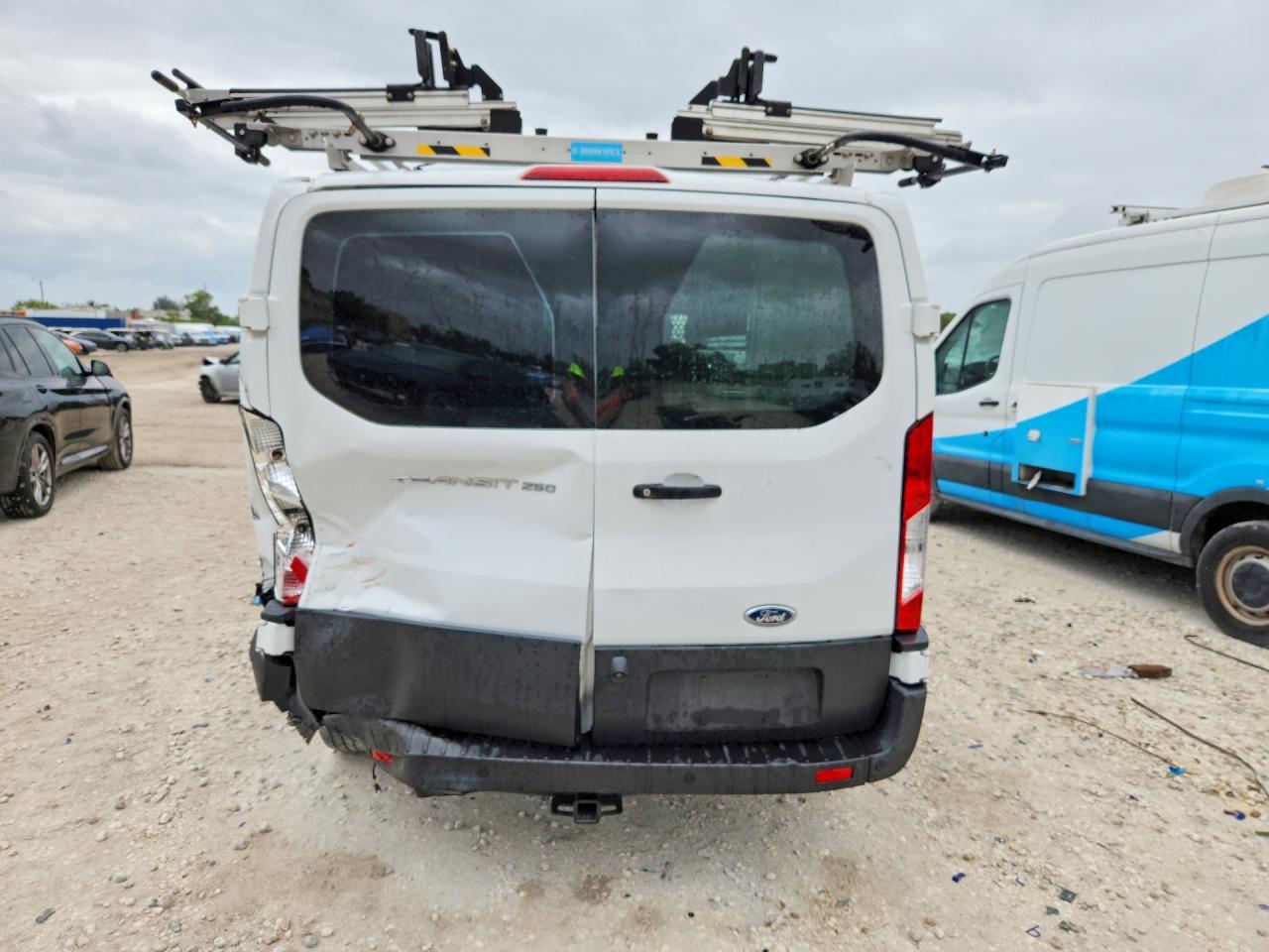 2020 Ford Transit 250 Delivery Van - Фото 6
