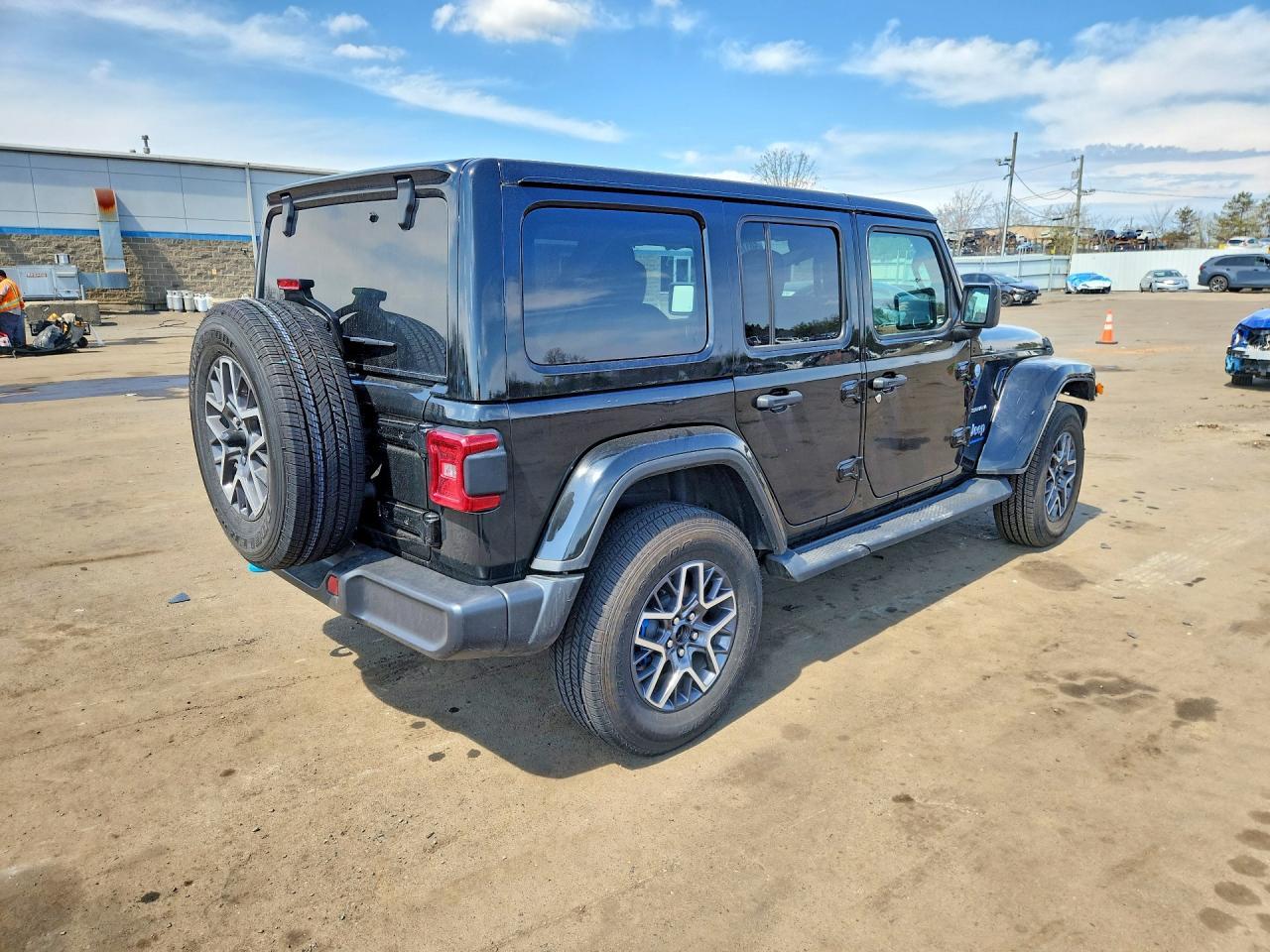 2024 Jeep Wrangler - Фото 3