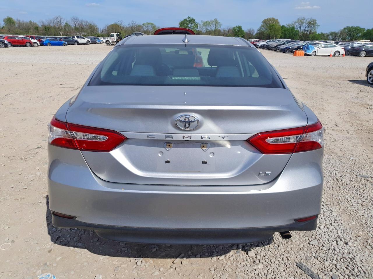 2019 Toyota Camry Le - Фото 6