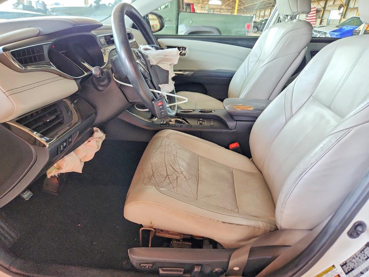 2013 Toyota Avalon Hybrid Limited - Image 7