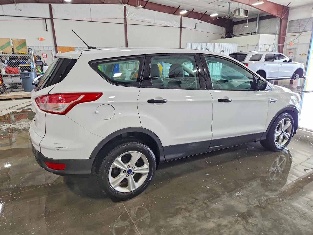 2016 Ford Escape S - Фото 3