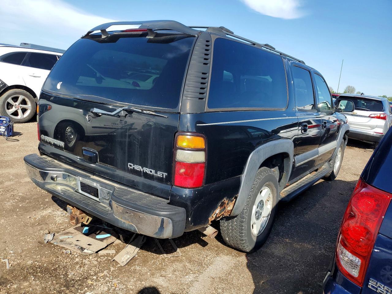 2004 Chevrolet Suburban - Фото 3