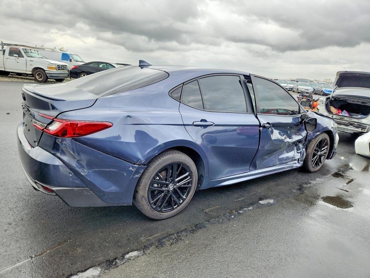 2026 Toyota Camry Se - Image 3