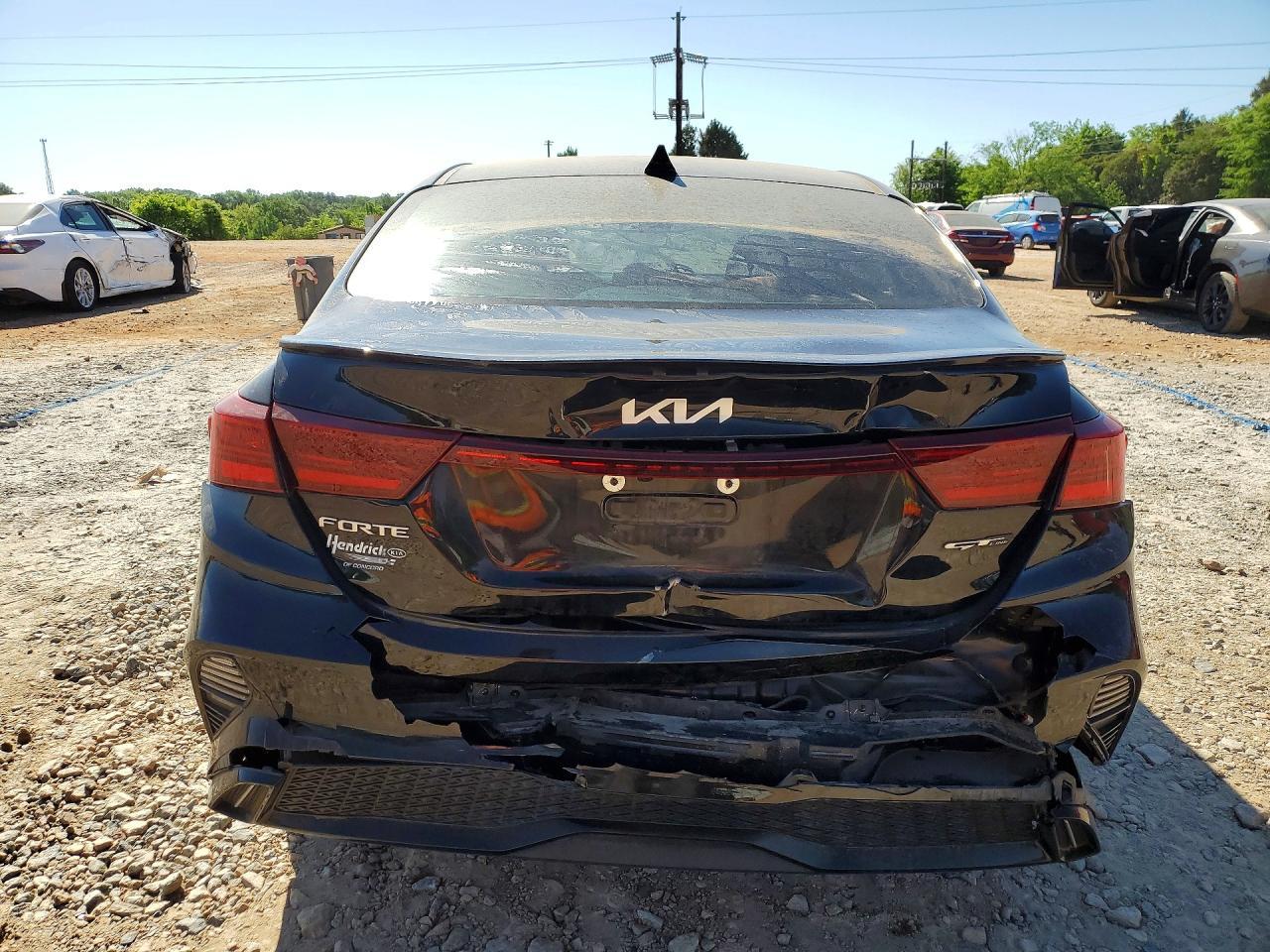 2022 Kia Forte Gt Line - Image 6