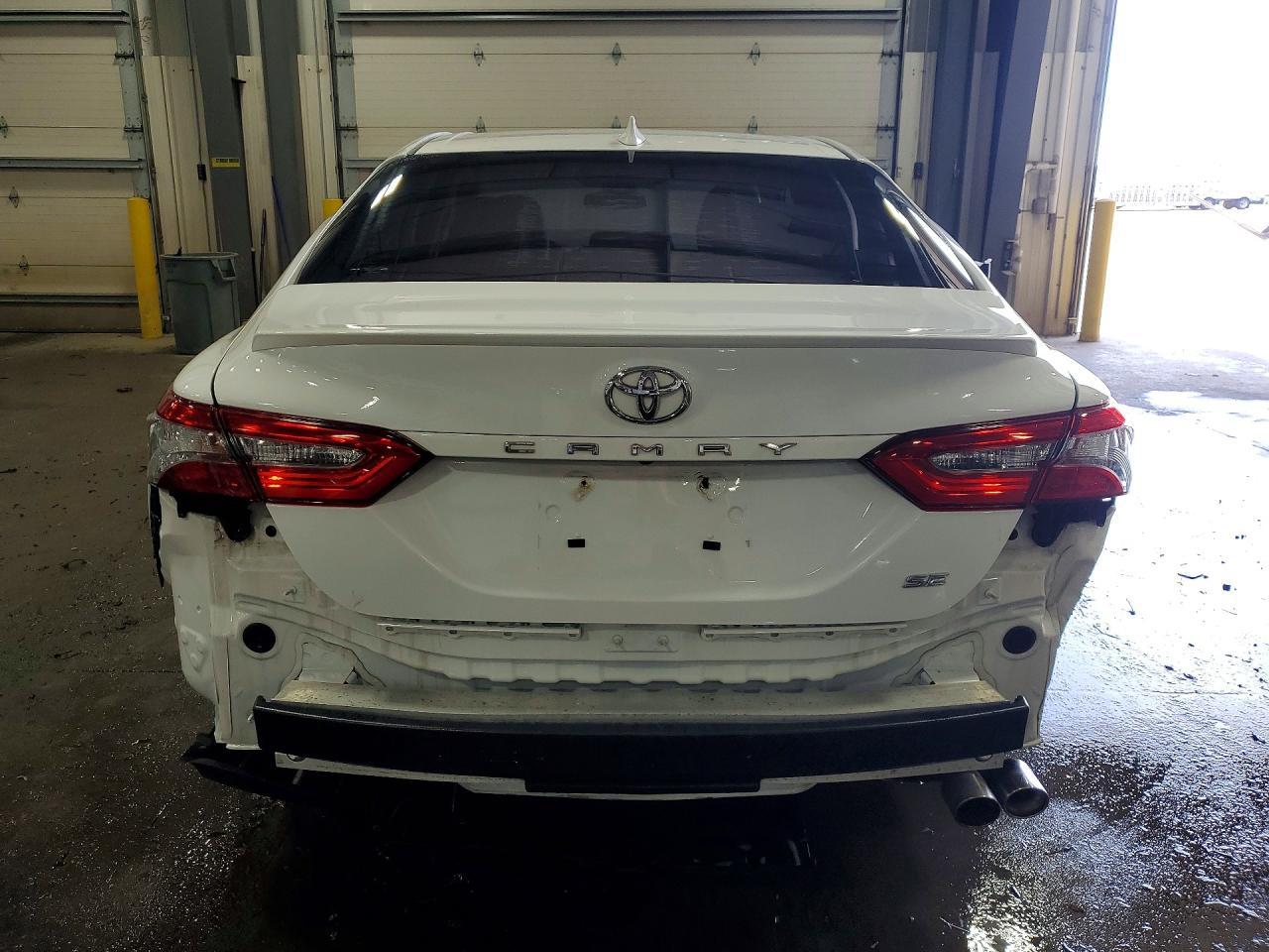 2019 Toyota Camry Se - Image 6