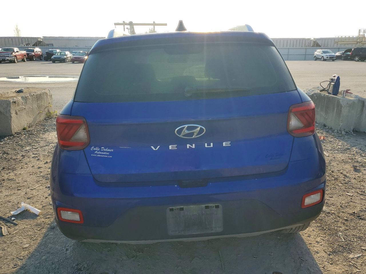 2021 Hyundai Venue Sel - Image 6