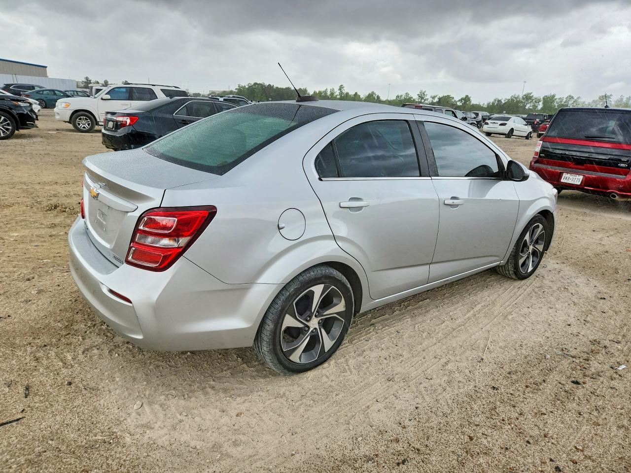 2020 Chevrolet Sonic Premier - Image 3