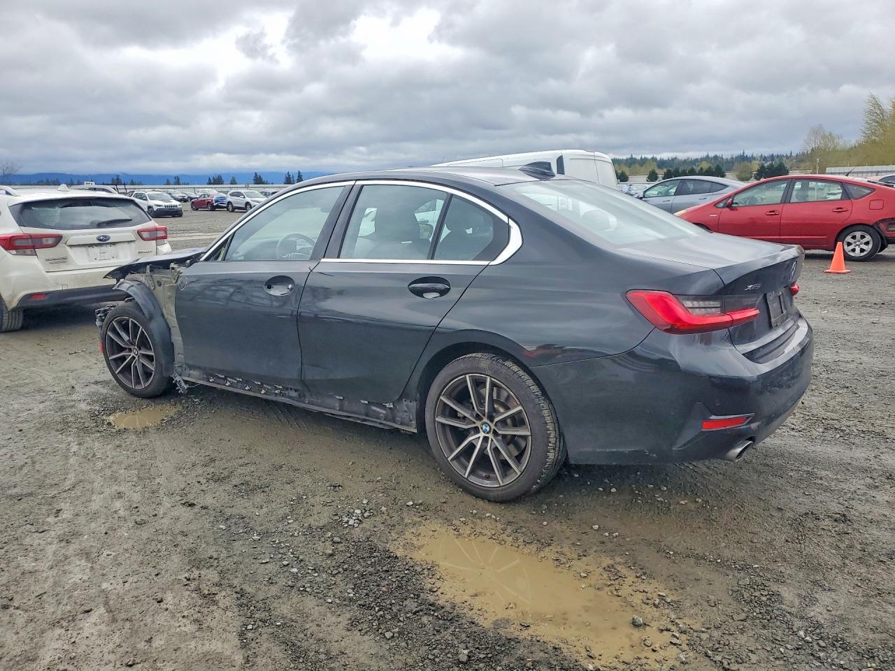 2019 BMW 330Xi - Image 2