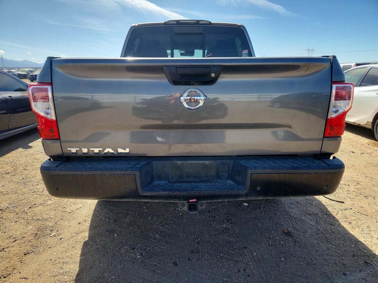 2021 Nissan Titan S - Фото 6