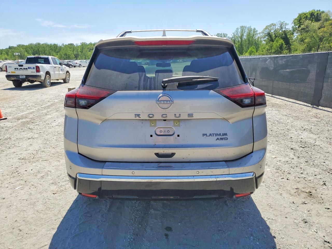 2026 Nissan Rogue Platinum - Image 6