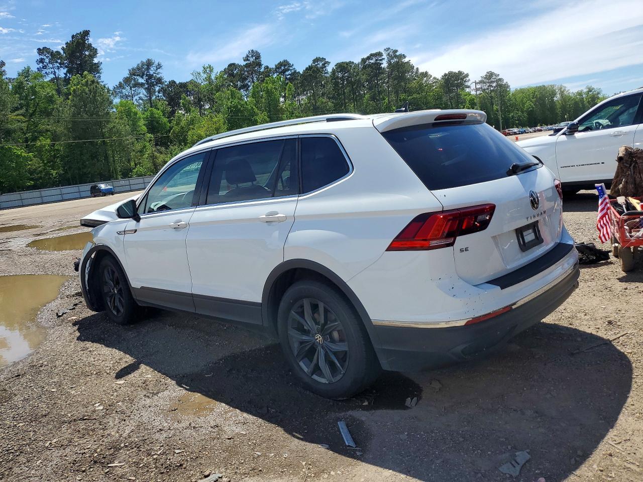 2024 Volkswagen Tiguan Se - Image 2