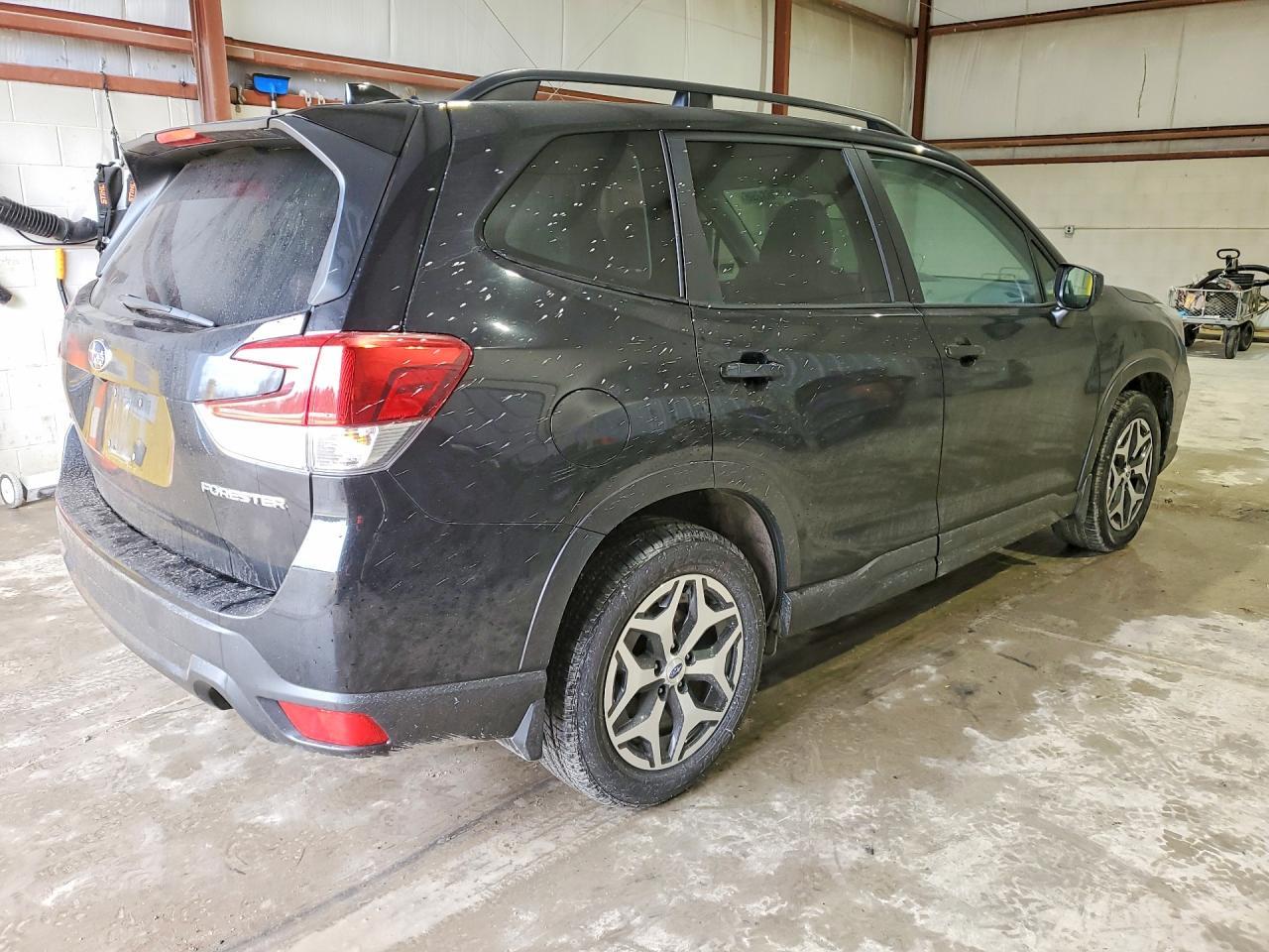 2021 Subaru Forester Premium - Image 3