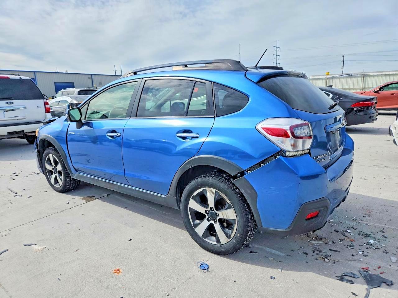 2014 Subaru Xv Crosstrek 2.0I Hybrid Touring - Image 2