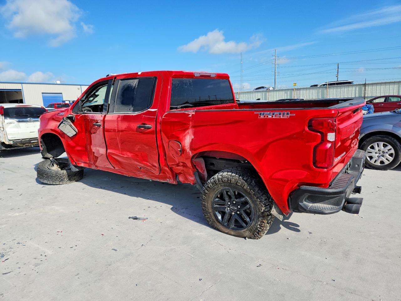 2020 Chevrolet Silverado K1500 Trail Boss Custom - Image 2