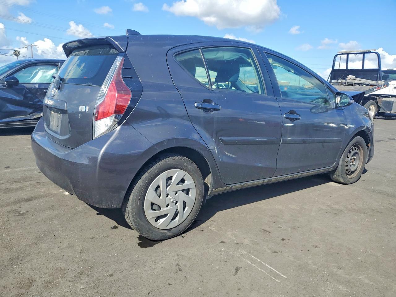 2016 Toyota Prius C Two - Image 3