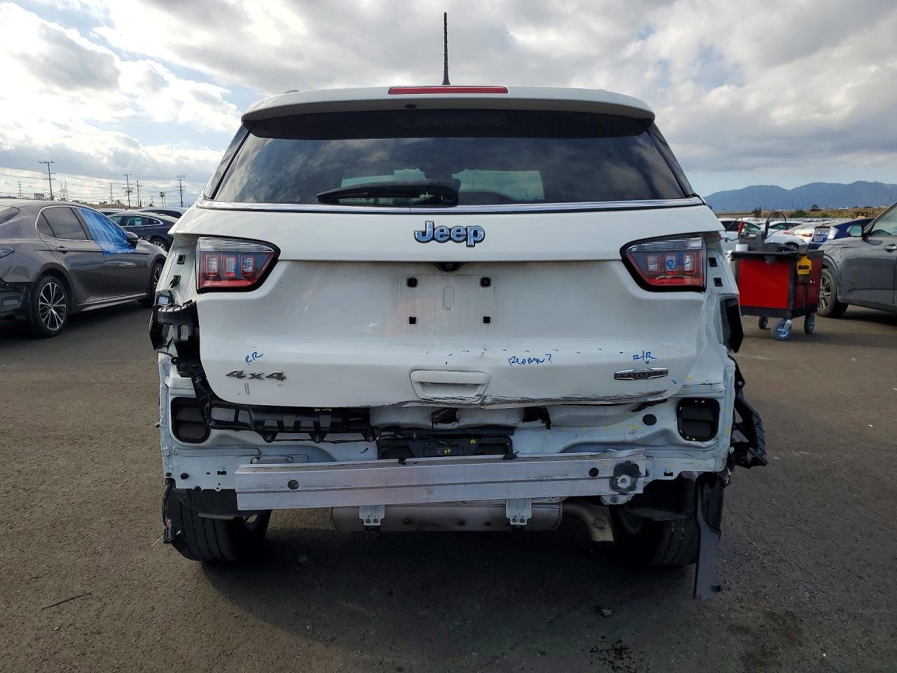 2020 Jeep Compass Latitude - Фото 6