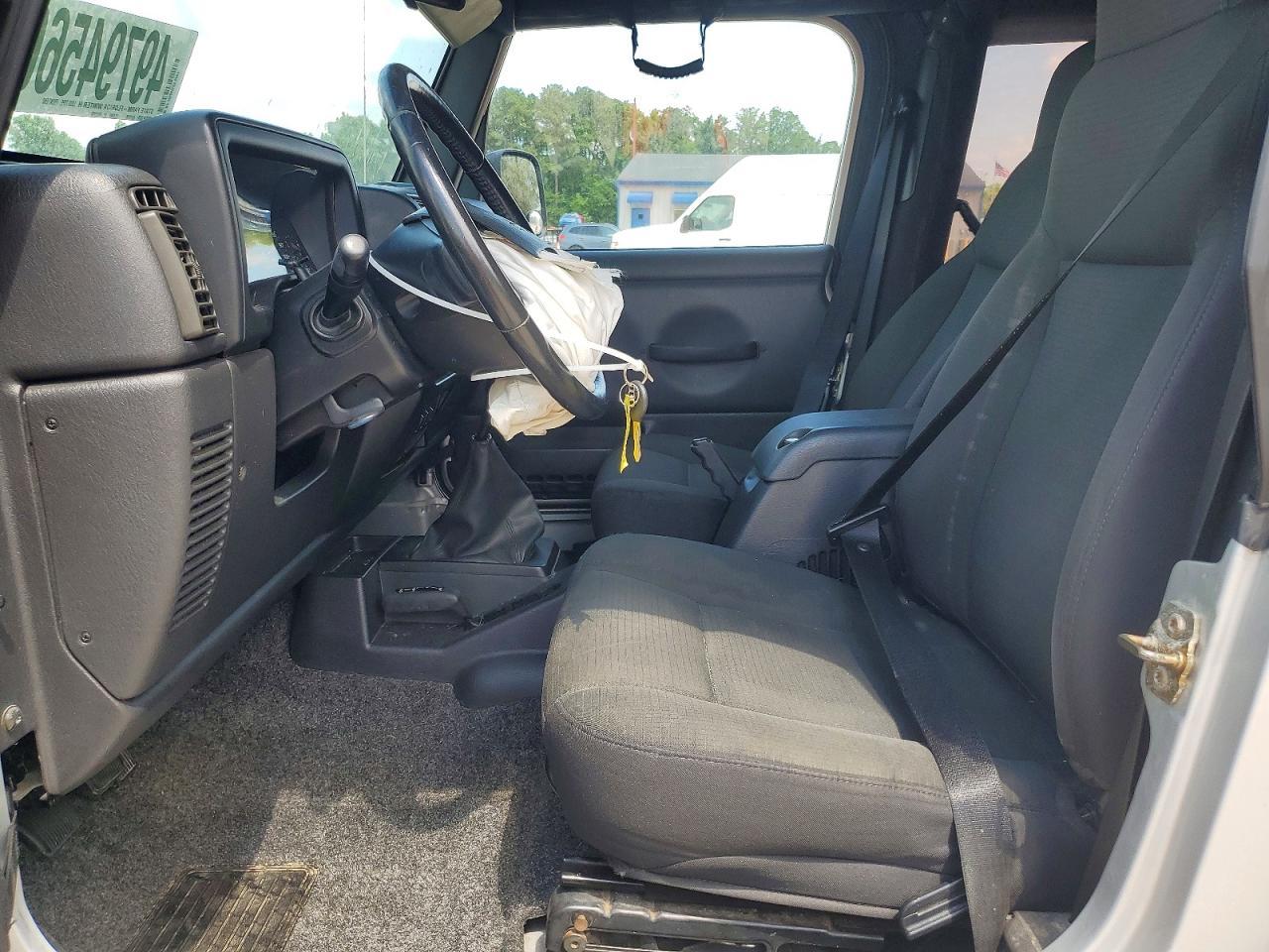 2006 Jeep Wrangler X - Image 7