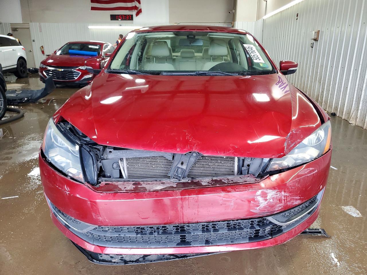 2015 Volkswagen Passat S - Фото 5