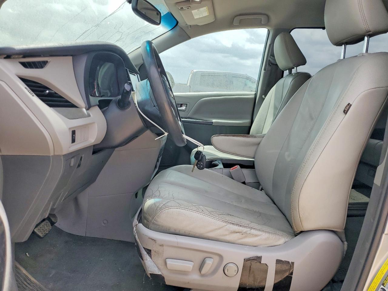 2017 Toyota Sienna Le 8-Passenger - Image 7