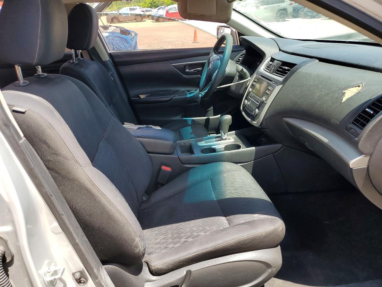 2016 Nissan Altima 2.5 S - Image 7
