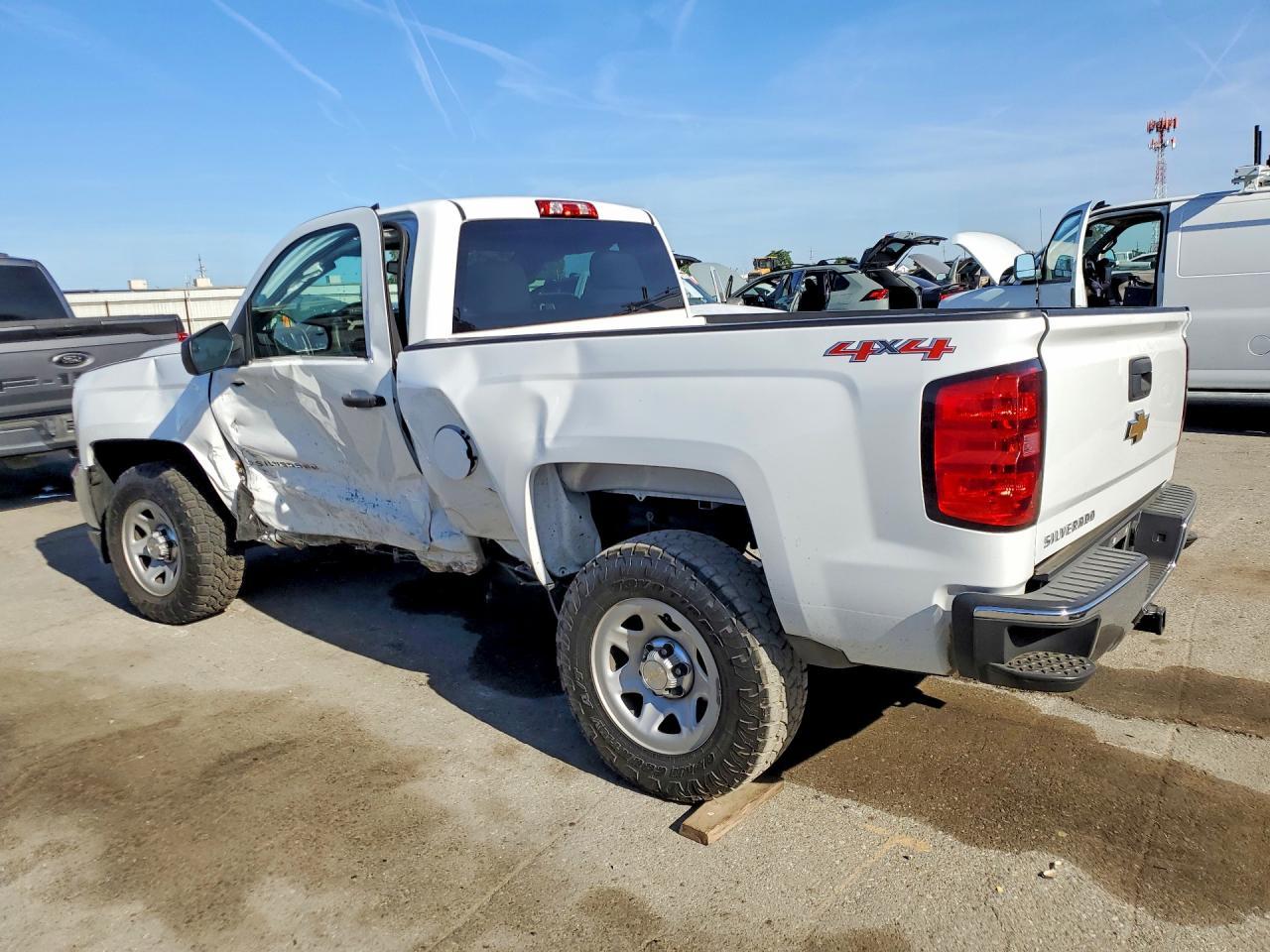 2016 Chevrolet Silverado K1500 - Фото 2