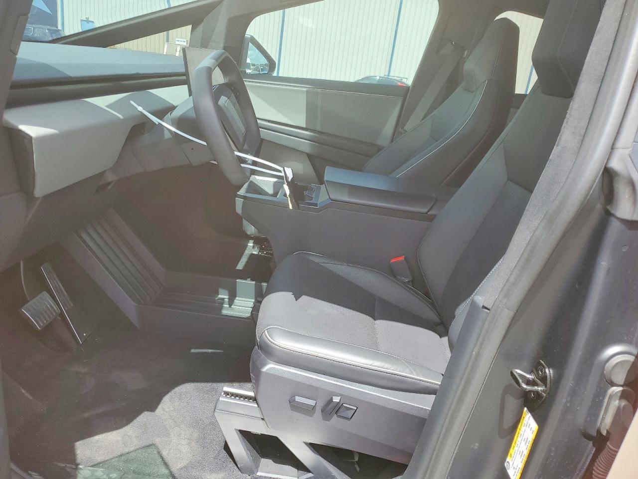 2024 Tesla Cybertruck - Фото 7