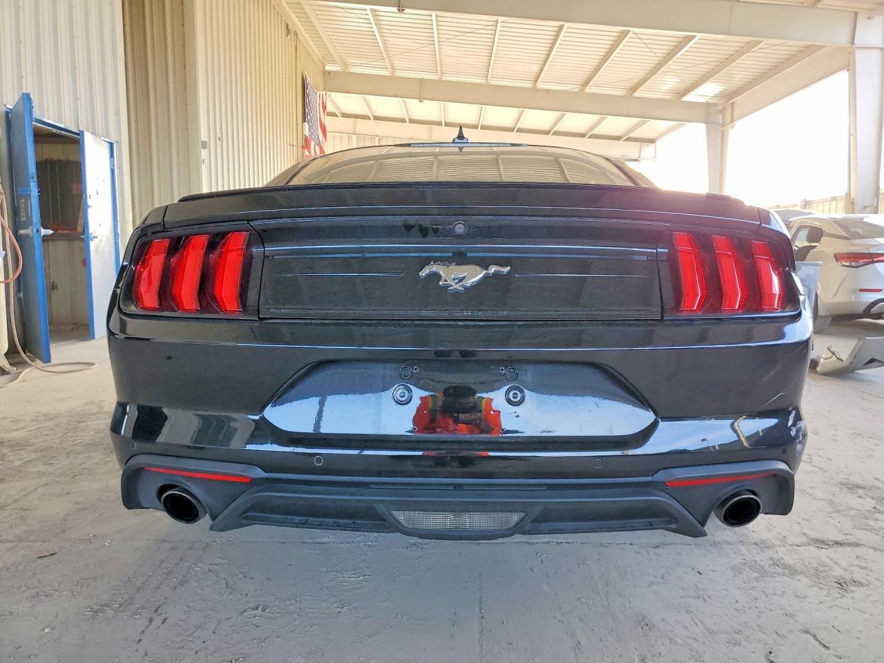 2022 Ford Mustang - Фото 6
