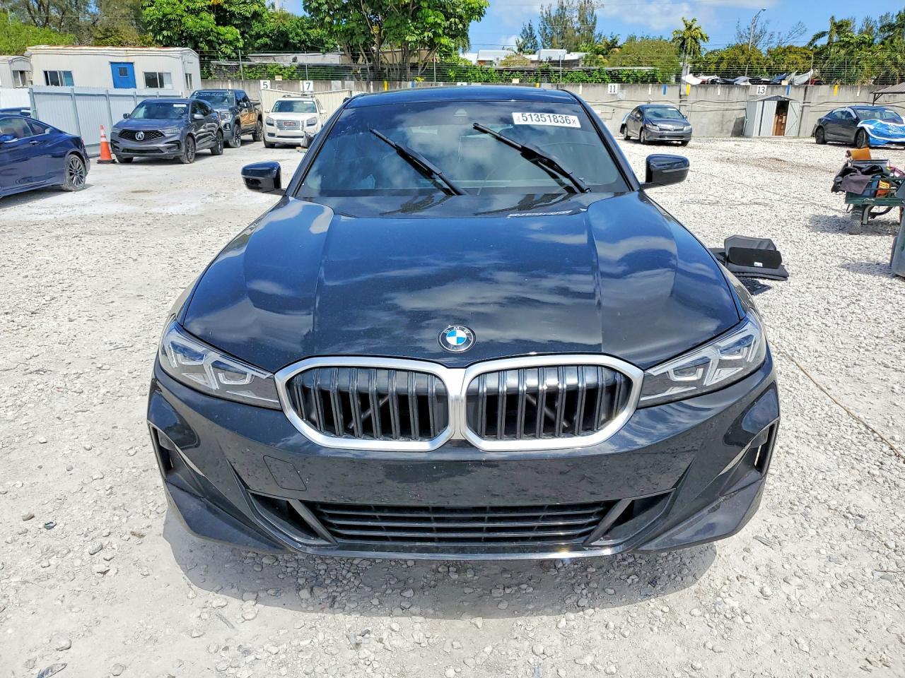 2023 BMW 330I - Фото 5