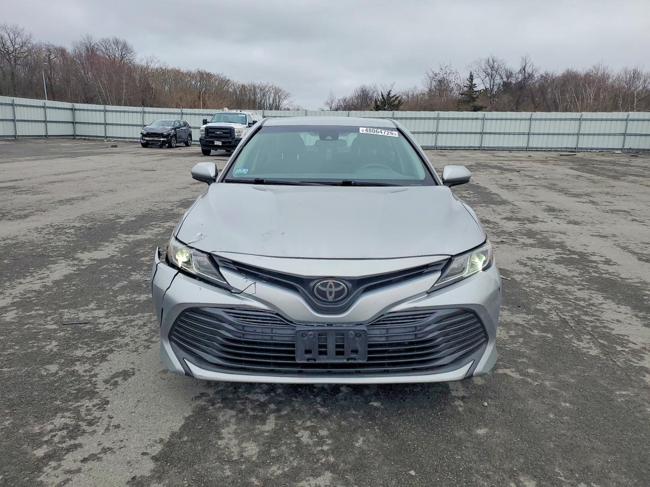 2018 Toyota Camry Le - Фото 5