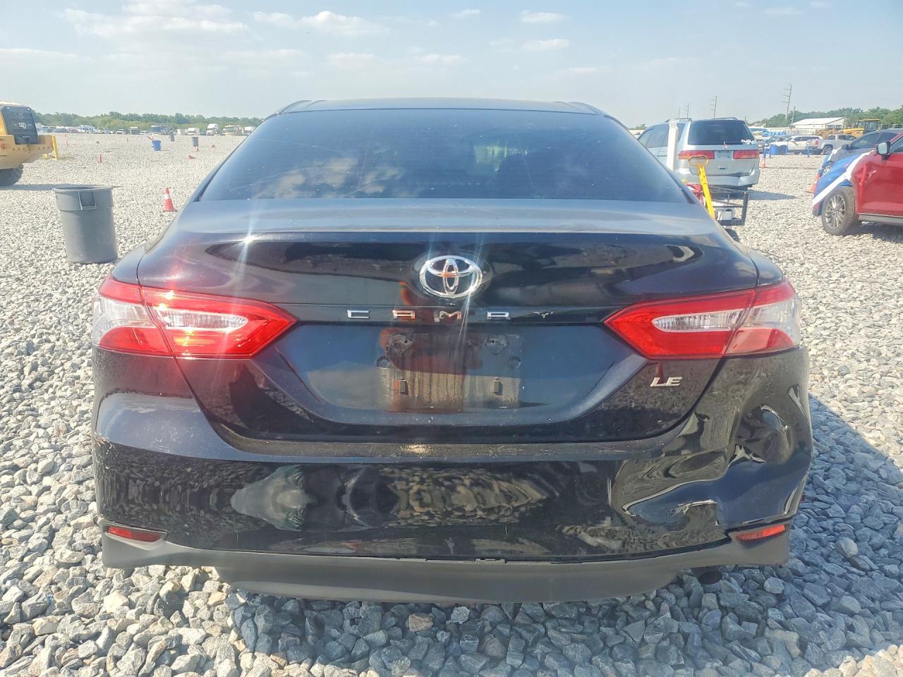 2018 Toyota Camry Le - Image 6