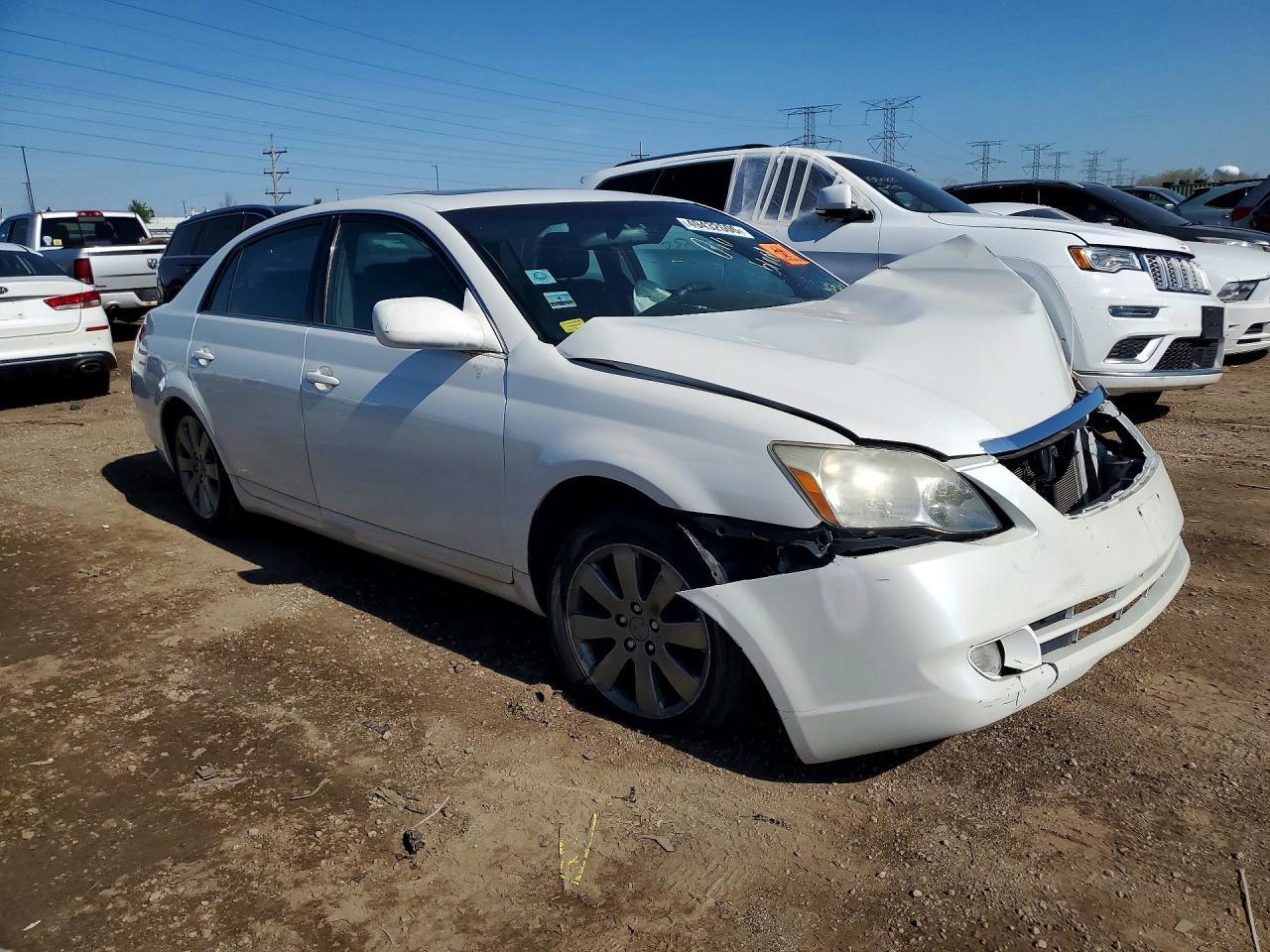 2005 Toyota Avalon Touring - Image 4