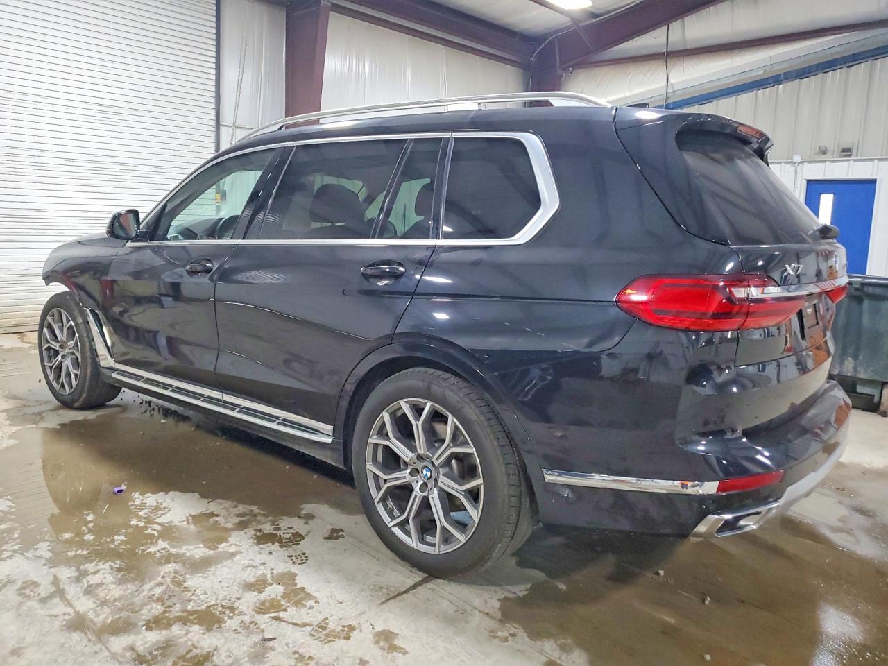 2022 BMW X7 xDrive40I - Фото 2