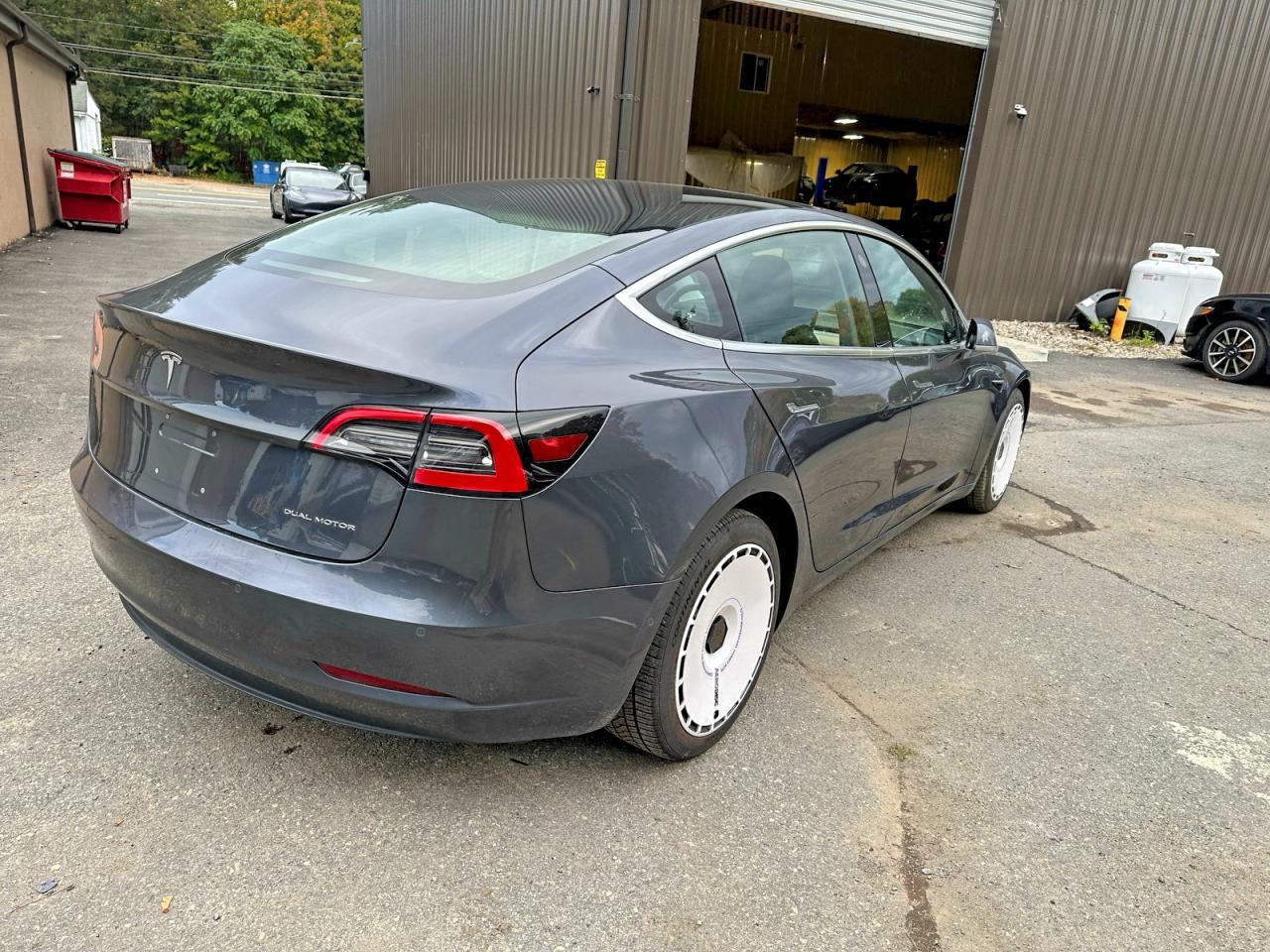 2018 Tesla Model 3 - Image 4