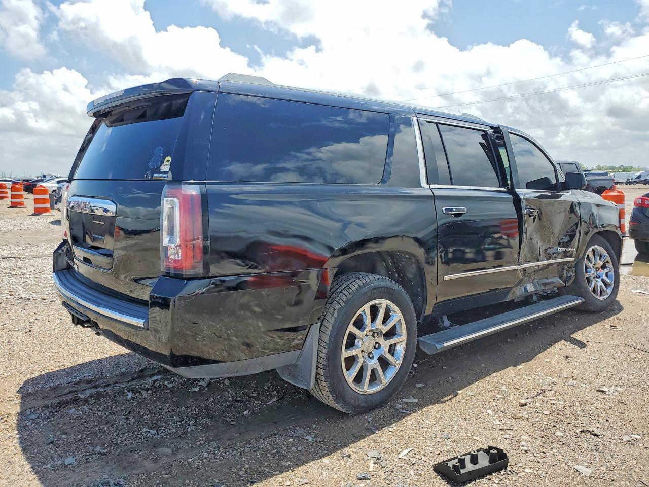 2017 GMC Yukon Xl Denali - Фото 3