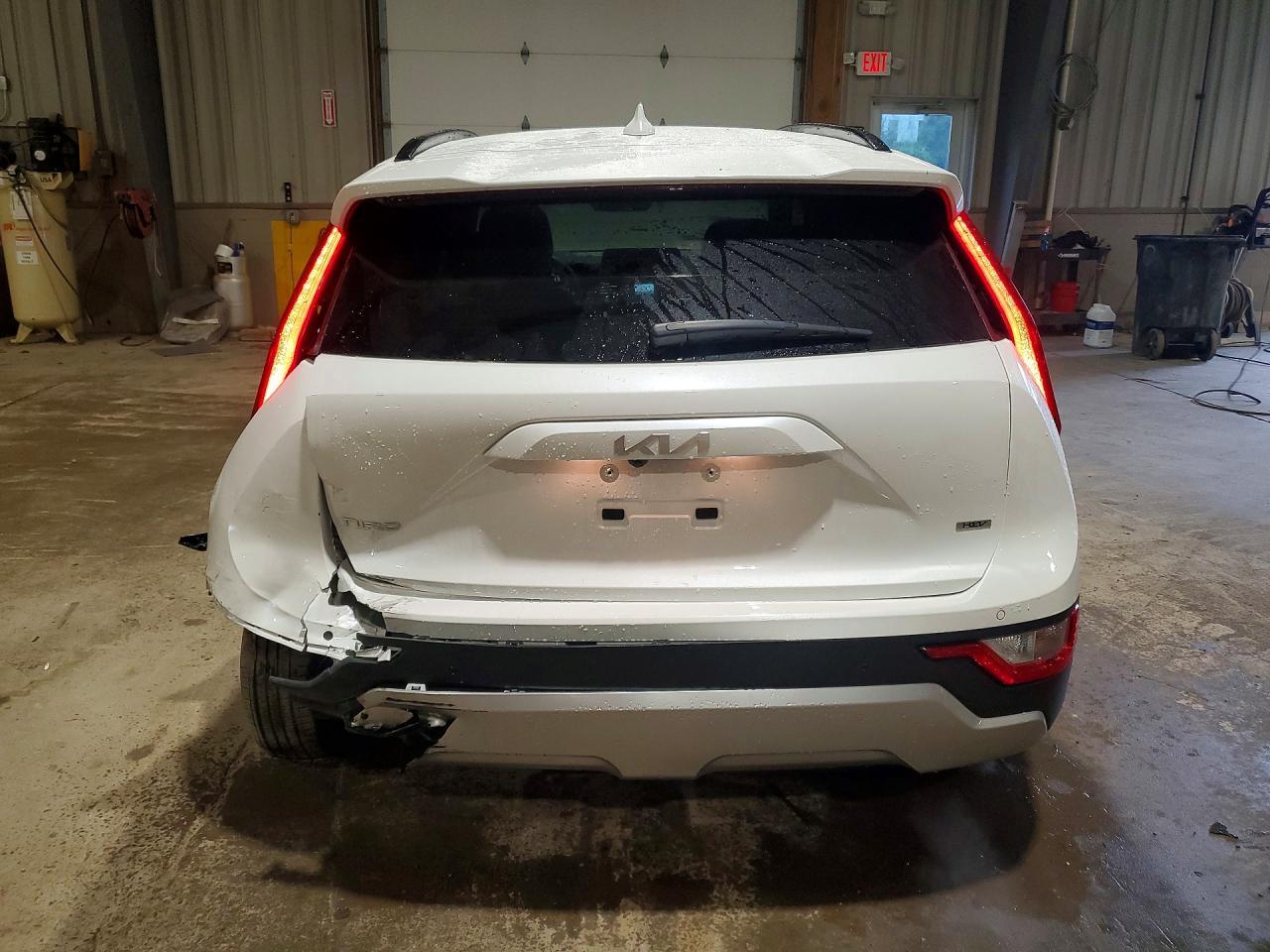 2025 Kia Niro - Image 6