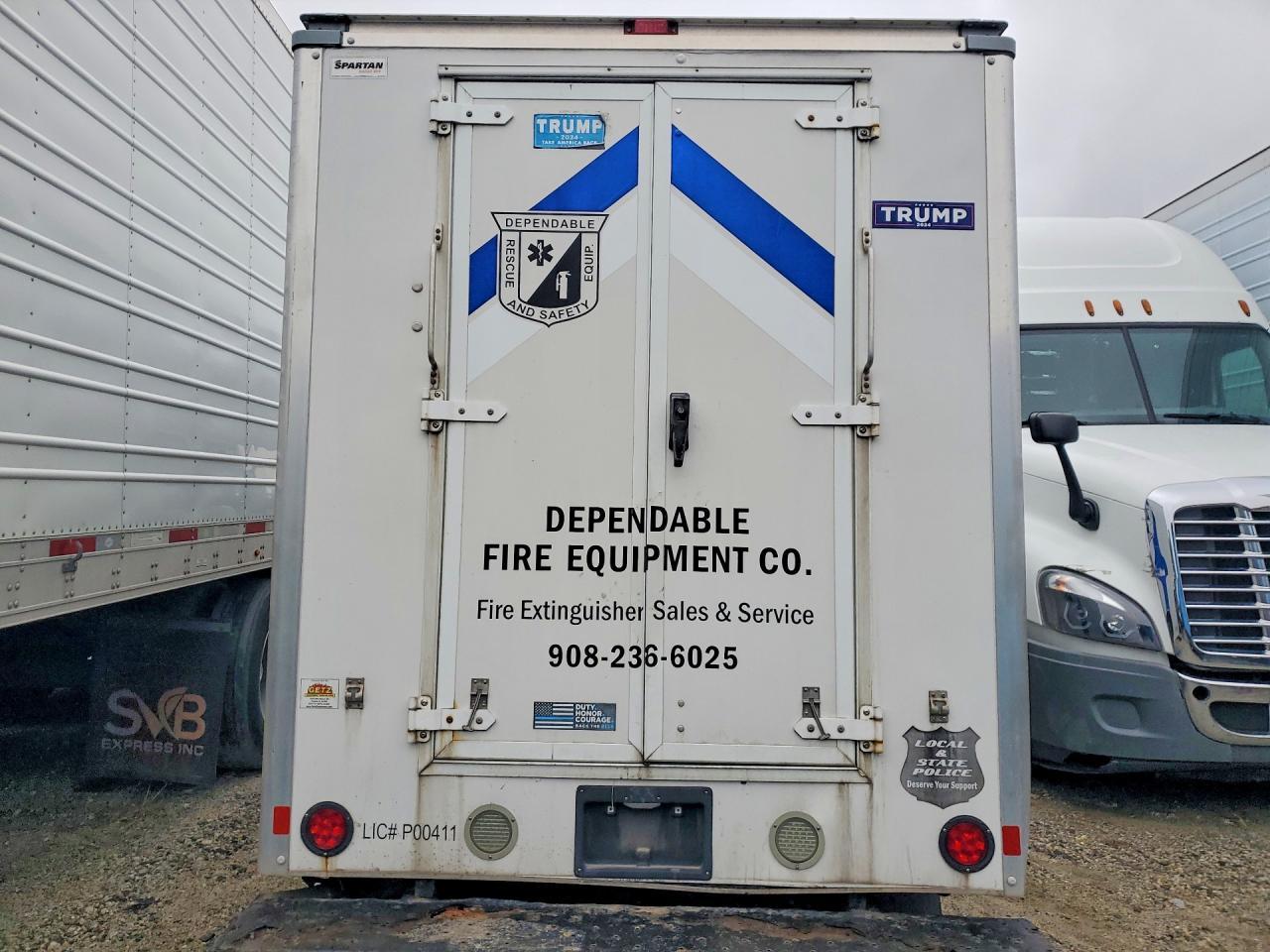 2015 Chevrolet Express G3 - Box Truck - Фото 6