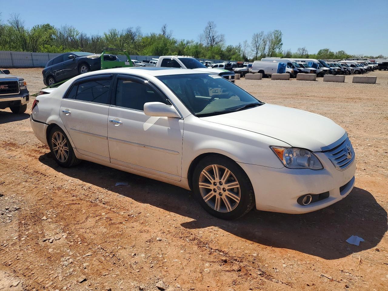 2010 Toyota Avalon Limited - Image 4