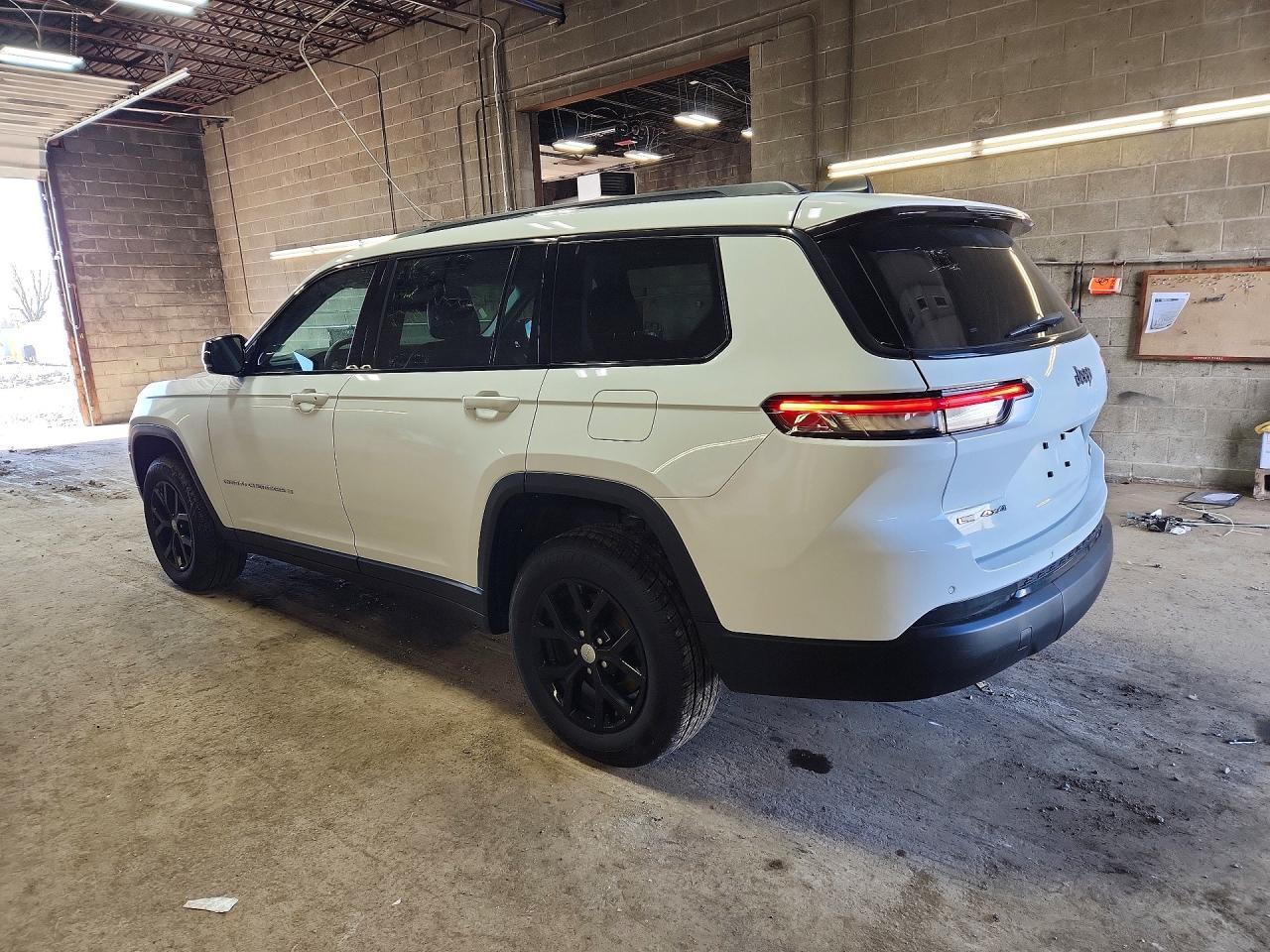 2022 Jeep Grand Cherokee L Limited - Фото 2